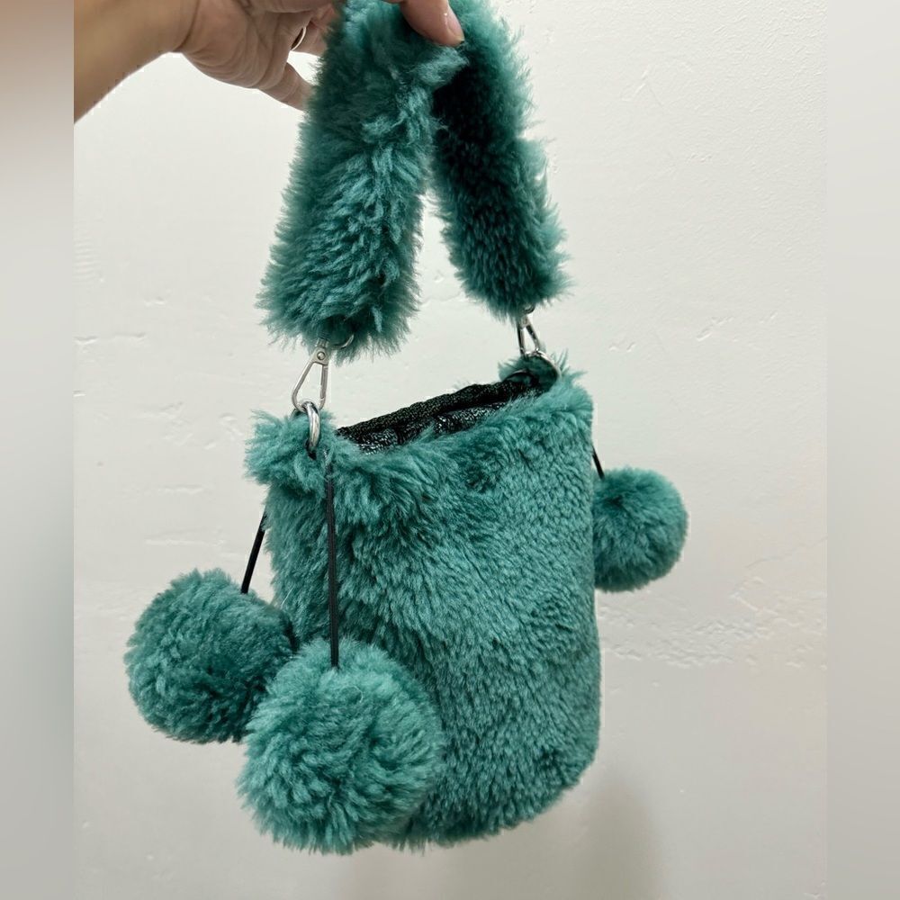 Chic Design Handmade Genuine Shearling Drawstring Bucket Bag & Multi Style Use - Picture 10 of 15